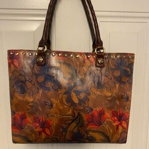 💕💕Sale💕Patricia Nash Like new 
Shoulder or tote
Lowered price
No flaws💕Perfect